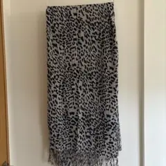 レオパード柄ストール グレーとブラック フリンジ付き