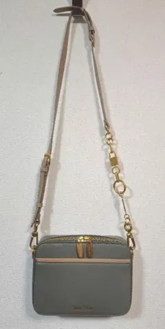 CHARLES&KEITH グリーン系 ショルダーバッグ