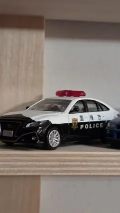 警察車両 ミニカー 白黒