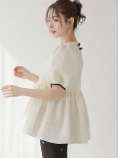 【Fitmoreフィットモア】バックリボンジャガードペプラムトップス　アイボリー