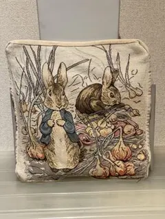 ゴブラン織 ピーターラビット刺繍クッションカバー 2枚セット