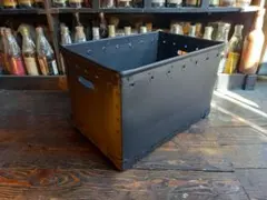 1960's ヴィンテージ ファイバー アイアン キャリー ボックス 配達箱