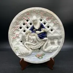 ビンテージ 陶器 壁掛け プレート レリーフ装飾 貴婦人と白鳥