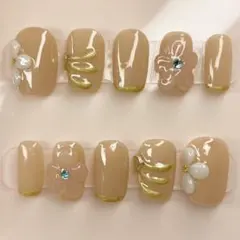 ベージュ系ネイルチップ 花とストライプ