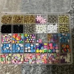 多様な形状のプラスチックビーズセット