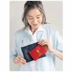 ストラップつきレザー調ポーチセット