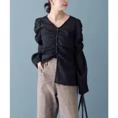 シャーリングブラウス