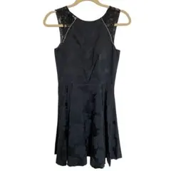 プチローブ ブラックフラワー柄ドレス レース袖付き ひざ丈 結婚式 パーティー