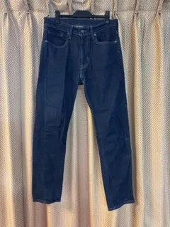 Levis ダークブルー ストレートレッグ デニム