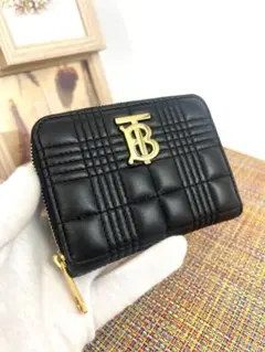 ✨極美品✨BURBERRY バーバリー 　ローラ　コンパクトウォレット　ブラック