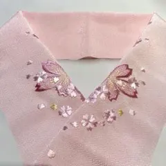 蝶と桜のピンクの刺繍半襟 新品未使用