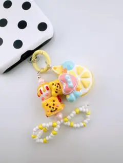 手描き風　レジン クマちゃん　ハンドメイド　手作り　キーホルダー　ストラップ