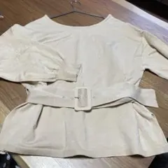 ベージュ パフスリーブ ニットセーター ベルト付き
