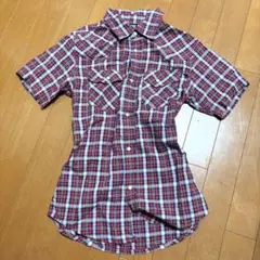 チェックシャツ