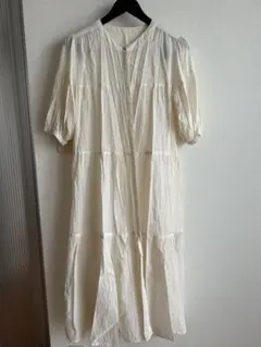 レディース　ロングワンピース　薄手　ホワイトベージュ