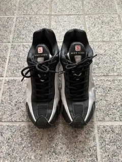 箱付き NIKE SHOX R4のサムネイル