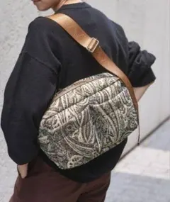 Item thumbnail for item 20f1cc84-3539-42d7-a6d5-c9ce4d744cd3