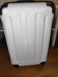 キャリーケース 白 黒