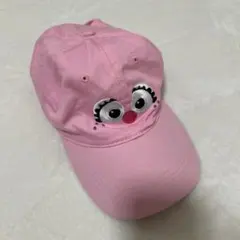 セサミストリート ピンク ベースボールキャップ 刺繍入りのサムネイル