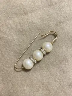 パールとクリスタルのショールピン