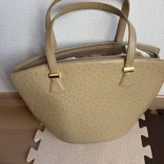 【HANAE MORI】ベージュオーストリッチ風ハンドバッグ横32縦23レザー