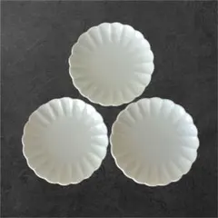 【無印良品】波佐見焼 縁起豆皿　菊 3枚セット usedのサムネイル