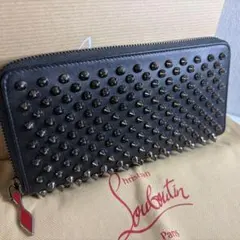 美品】ルブタン パネトーネ スパイクスタッズ長財布 シボ革 ブラック