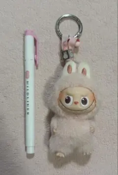 ラブブ キーホルダー