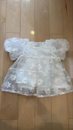 ホワイト花柄刺繍パフスリーブワンピース