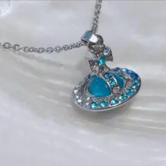 Vivienne Westwood ハートモチーフ オーブ エメラルド ゴールド - メルカリ