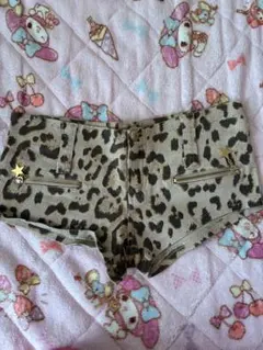 ヒョウ柄 ショートパンツ