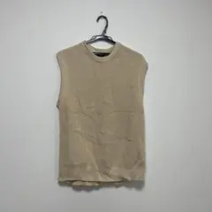 ニットベスト　シンプル　オフホワイト　スタジオクリップ　無印良品