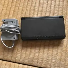 new 3DS 本体のみ ブラック 充電器付きのサムネイル