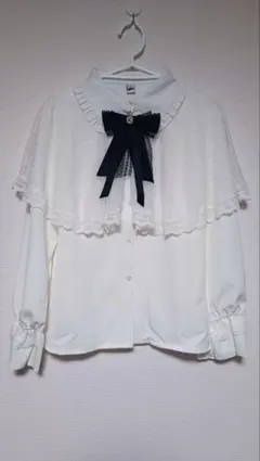 ホワイトケープブラウス(レース付き)