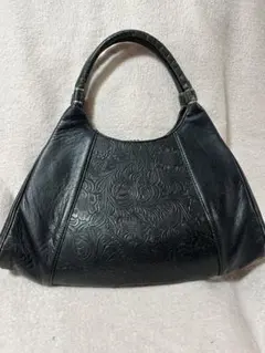 黒レザーエンボス加工ショルダーバッグ