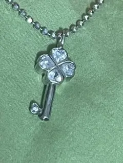 フォリフォリ クローバーキーペンダントネックレス。S925