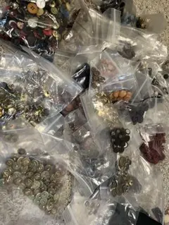 ボタンセット 多色 様々なサイズの詰め合わせ