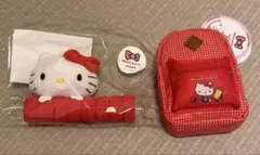 スリーコインズ　ハローキティ　ドアノブカバー　リュック風キーホルダー