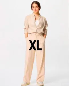 UNIQLO　タックワイドパンツ