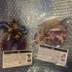 遊戯王 缶バッジくじ アクリルスタンド 闇遊戯 ブラックマジシャンガール