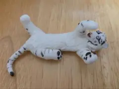粘土細工　ホワイトタイガー置物