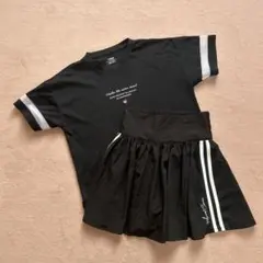 黒いストライプデザイン Tシャツとスカートセット