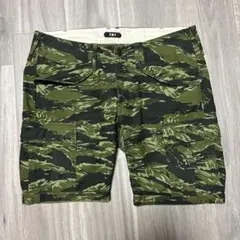 送料込　TMT カモフラ　カーゴショートパンツ　ハーフパンツ　Lのサムネイル