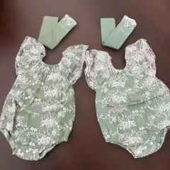 双子　リンクコーデ　グリーン花柄刺繍ロンパース2着セット