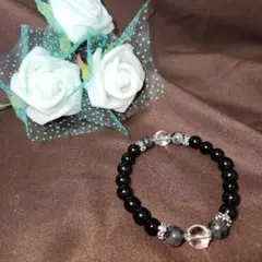 黒とグレーのビーズブレスレット