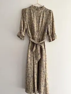 CECIL McBEE 花柄ワンピース ベージュ