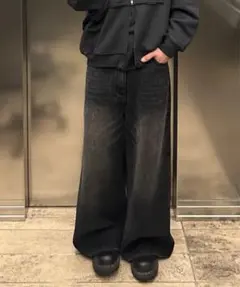 サイドベルト ワイドフレアデニムパンツのサムネイル