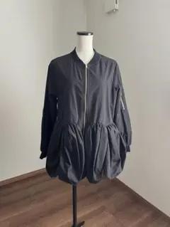 バルーンシルエット 黒ジャケット