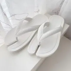 ラスト１【新品】Maison Margiela 足袋 トングサンダル 白 35のサムネイル