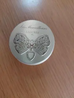 Les Merveilleuses LADUREE リップコンディショナーのサムネイル